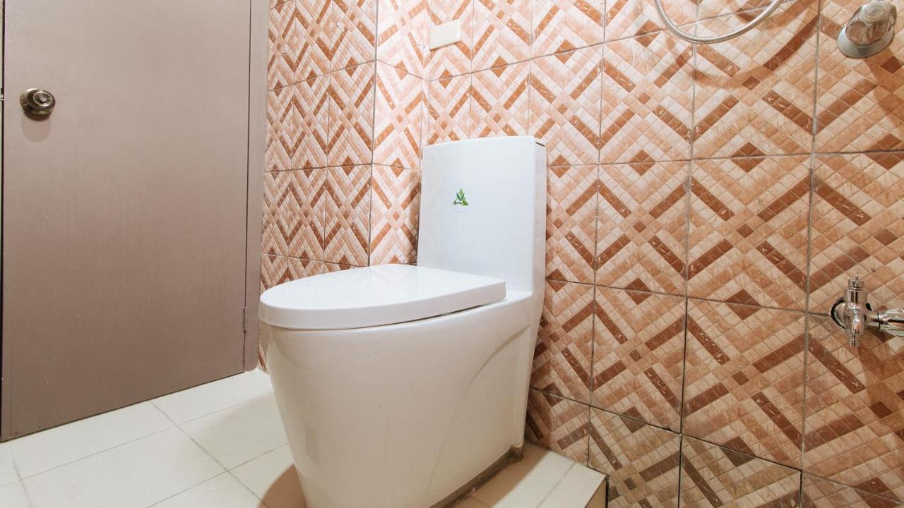 Reddoorz Plus At Canley Residential Pasig City エクステリア 写真