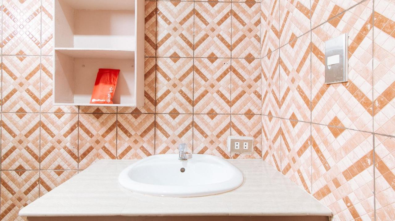 Reddoorz Plus At Canley Residential Pasig City エクステリア 写真