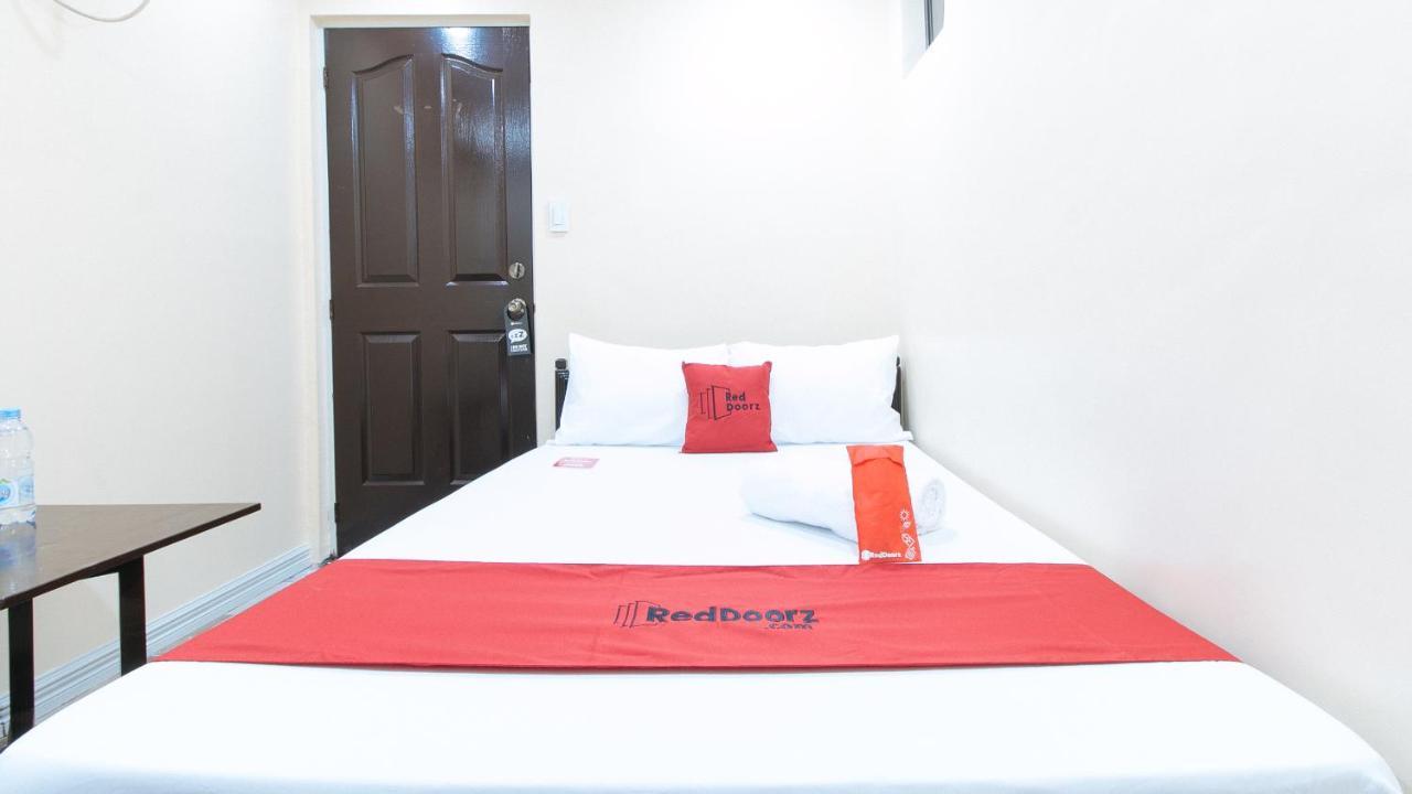 Reddoorz Plus At Canley Residential Pasig City エクステリア 写真