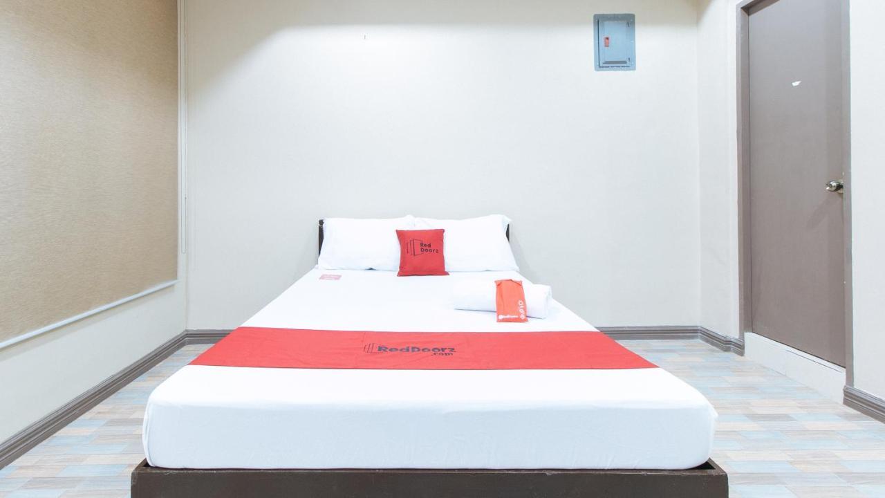 Reddoorz Plus At Canley Residential Pasig City エクステリア 写真