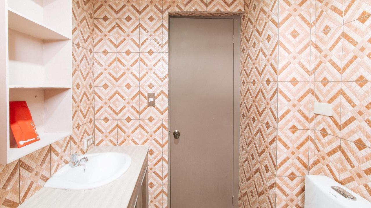 Reddoorz Plus At Canley Residential Pasig City エクステリア 写真
